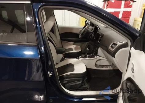 2018 Jeep Compass Latitude 4X4 from USA, damaged, VIN 3C4NJDBB9JT423298